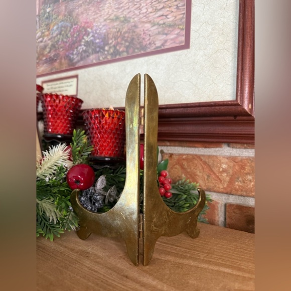 Vintage 1972 Heavy Brass Elegant Gold Display Stand - Picture 4 of 6